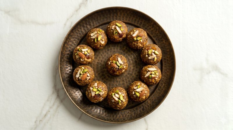 Methi and Gondh Laddoo